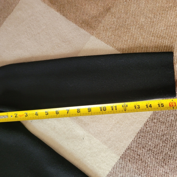 La Maille Sezane

Sezane Merino Wool Crew Neck Sweater w Buttons, Sz S - Picture 8 of 12